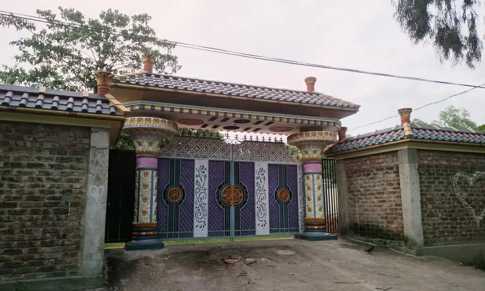 ইয়াবায় বেকার থেকে কোটিপতি! আনোয়ারায় ইয়াবা বাদশার বাদশাহী বাড়ি