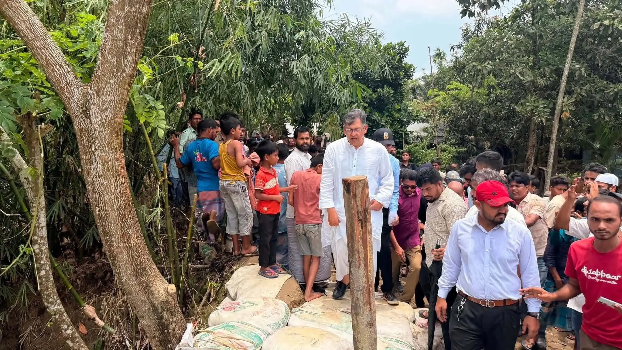 স্লুইসগেটের ইজারা বাতিল, জাল বসালে আইনি ব্যবস্থা: স্বরাষ্ট্রমন্ত্রী