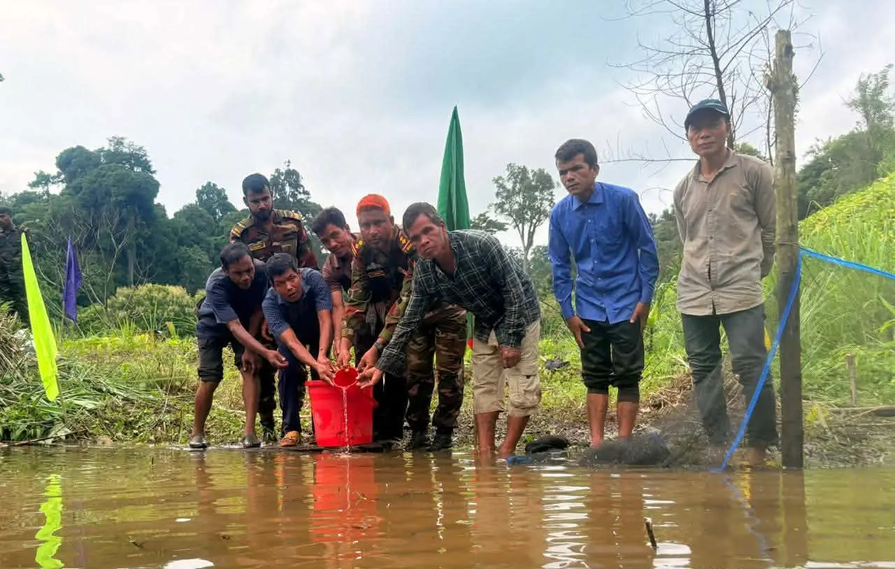 পাহাড়ি জনপদে কর্মসংস্থান ও আত্মনির্ভরশীলতা অব্যাহত রেখেছে বাংলাদেশ সেনাবাহিনী