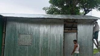 বাঁশখালীতে প্রধানমন্ত্রীর উপহারের ঘর নিয়ে সামাজিক যোগাযোগমাধ্যমে সমালোচনা