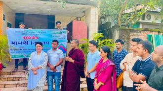 মানবতার হাত বাড়িয়ে বান্দরবানে ১৮ পরিবারকে টিন দিল 'আমরা কক্সবাজার বৌদ্ধ তরুণ-তরুণী সংগঠন'