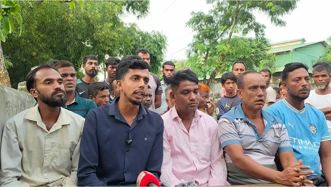 নেপচুনে সরকারি রাস্তা কাটার প্রতিবাদে থানায় পাল্টাপাল্টি অভিযোগ, এলাকাবাসীর সংবাদ সম্মেলন