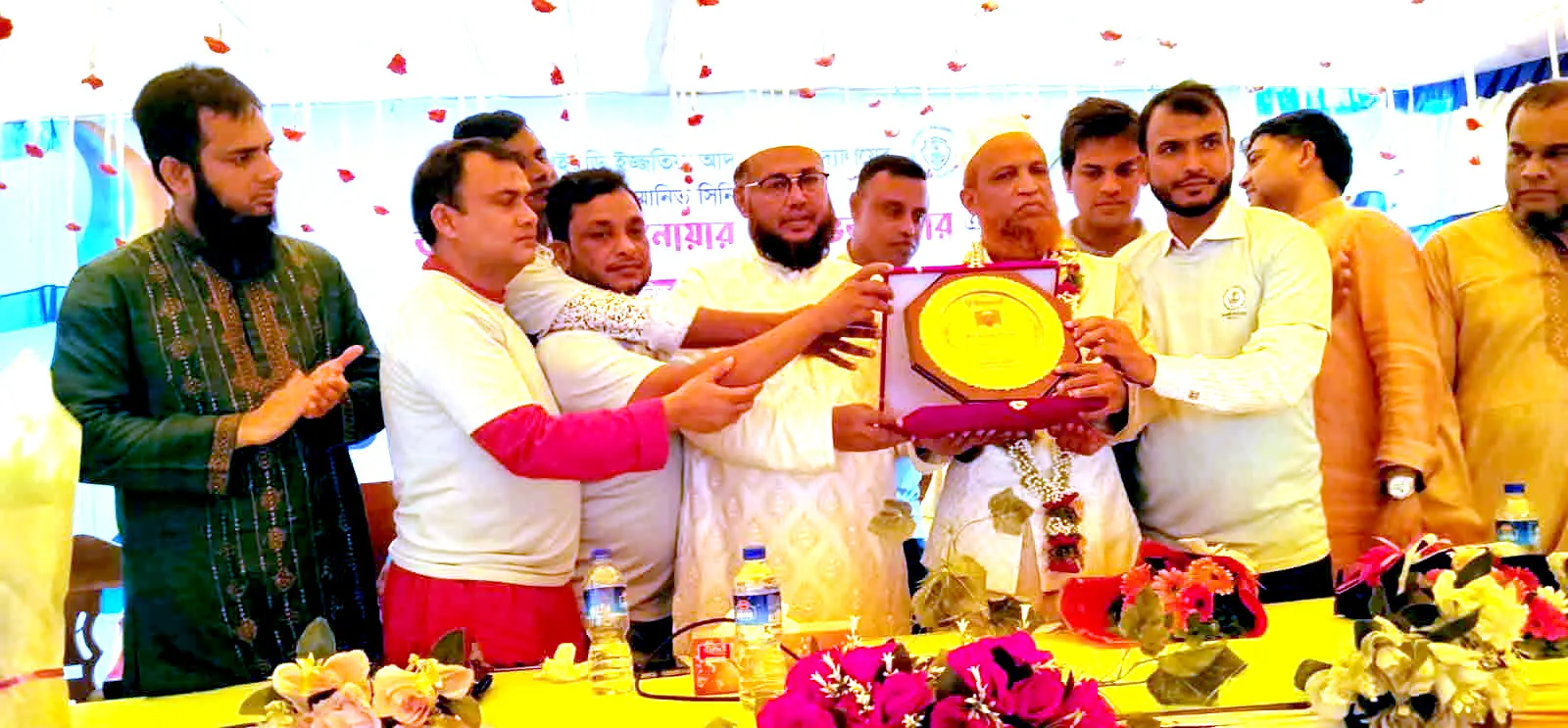 বাঁশখালীতে শিক্ষক আনোয়ার পারভেজের অবসরজনিত বিদায়সংবর্ধনা অনুষ্ঠিত