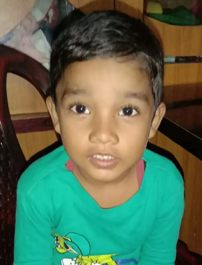 ফটিকছড়িতে বাবার সঙ্গে জমিতে গিয়ে ট্রাক্টরের চাকায় পিষ্ট শিশু