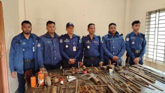 ঈদগড়ে আইনশৃঙ্খলা রক্ষায় দায়িত্বশীল ভূমিকা রাখছেন এসআই খোরশেদ