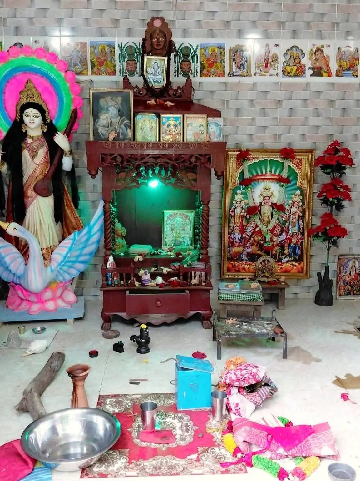 ফটিকছড়িতে মন্দিরে চুরি, স্বর্ণালংকারসহ পূজার সামগ্রী লুট