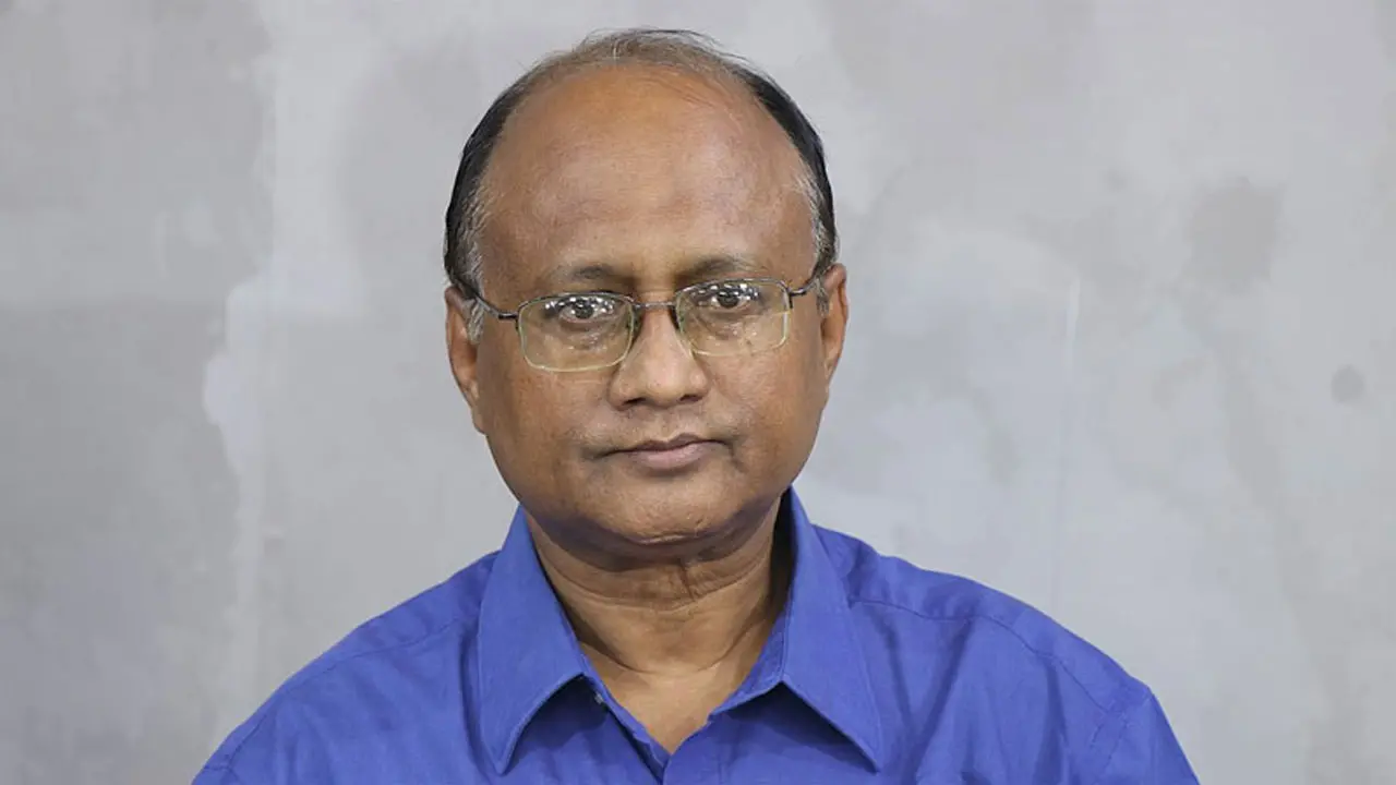 দুদক চেয়ারম্যান ও দুই কমিশনারের পদত্যাগ