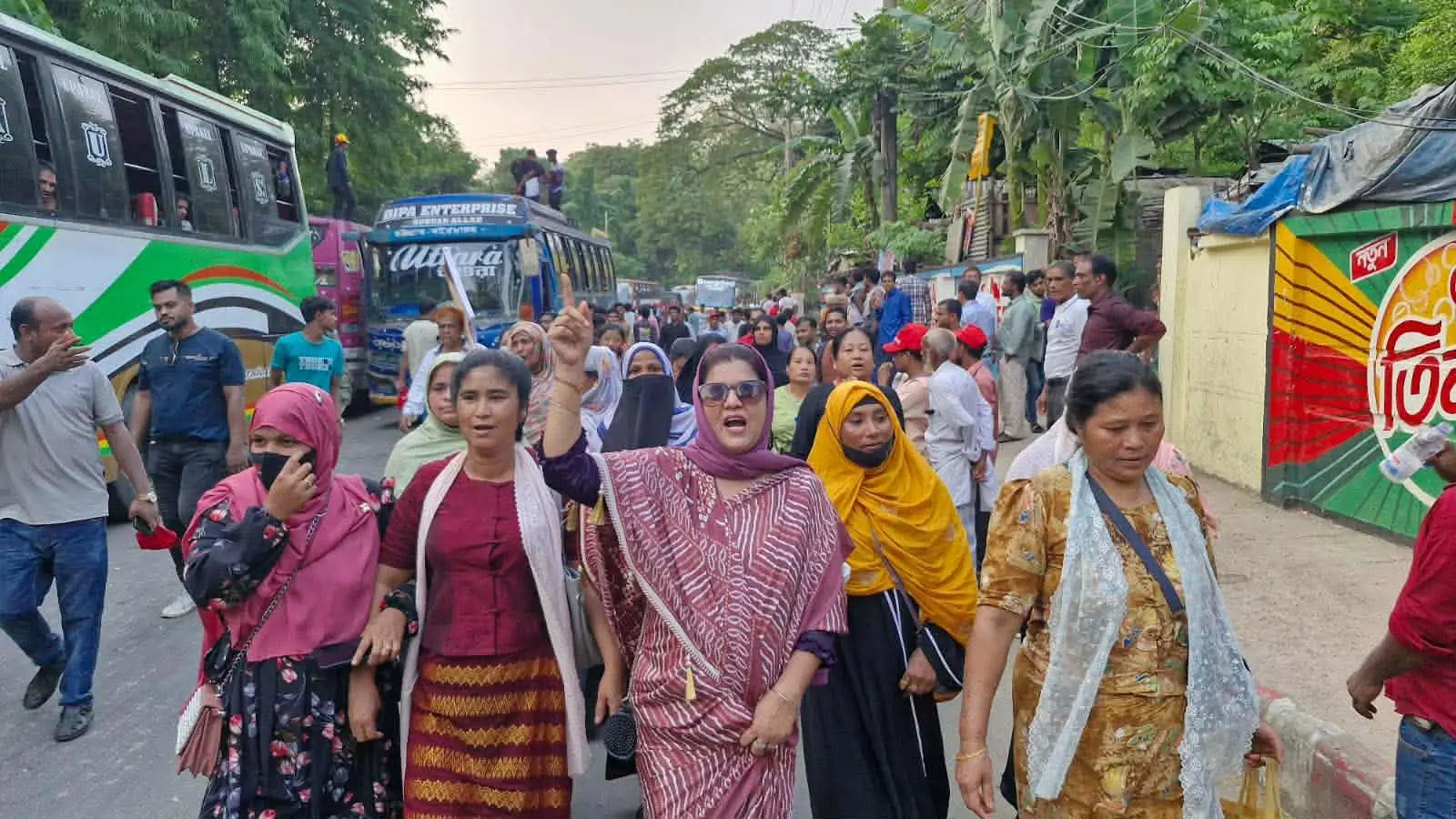 ত্যাগ, নেতৃত্ব ও গ্রহণযোগ্যতায় এগিয়ে—সংরক্ষিত নারী আসনে আলোচনায় লীনা