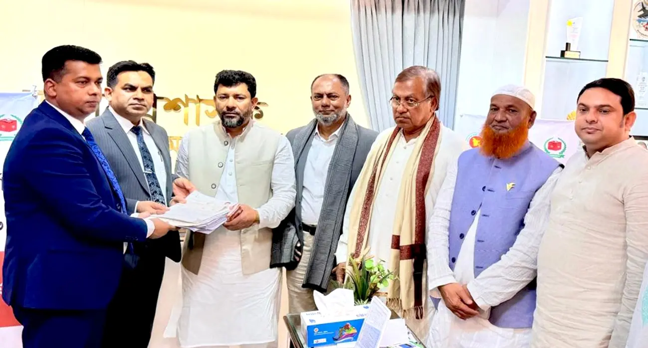 চট্টগ্রাম-১৫ আসনে বিএনপি প্রার্থী নাজমুলের মনোনয়ন দাখিল