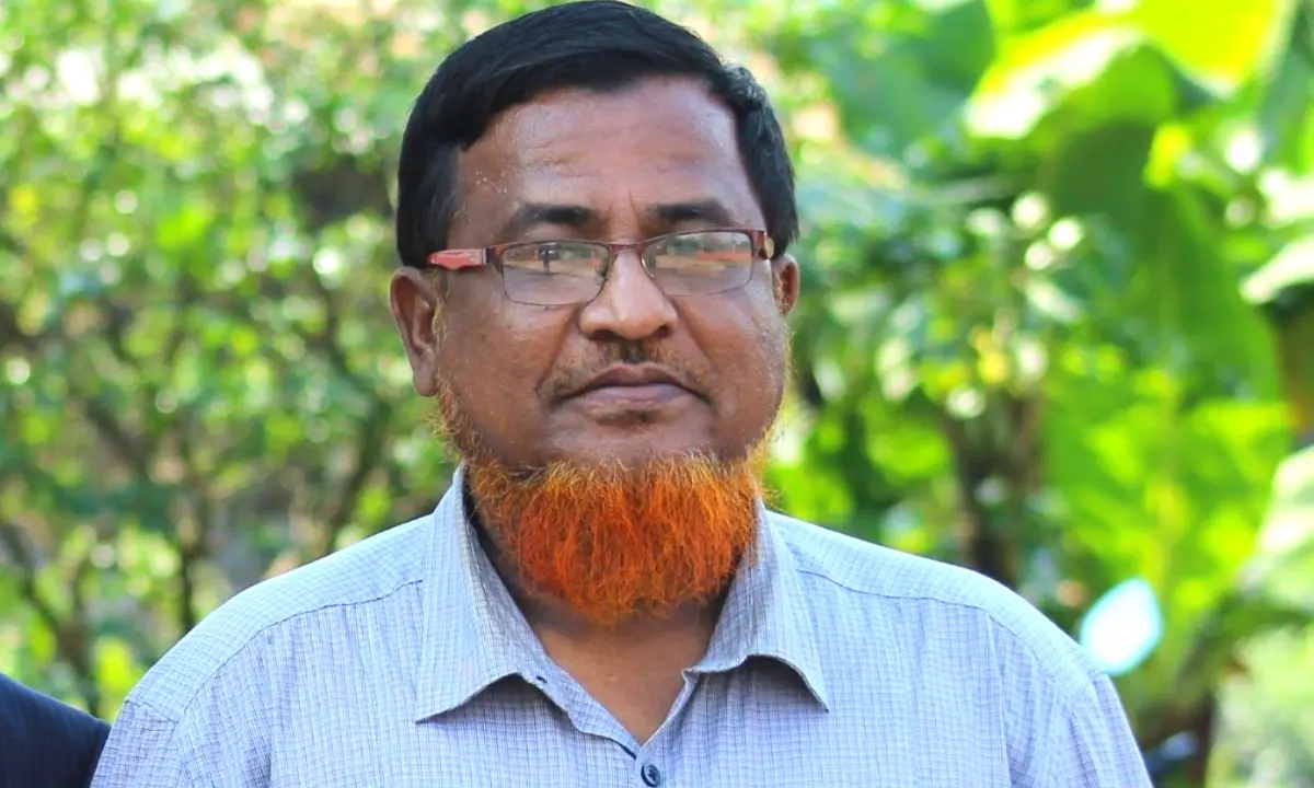 সরকারি পদে থেকেও ভোটের প্রচারণা: প্রধান শিক্ষককে শোকজ