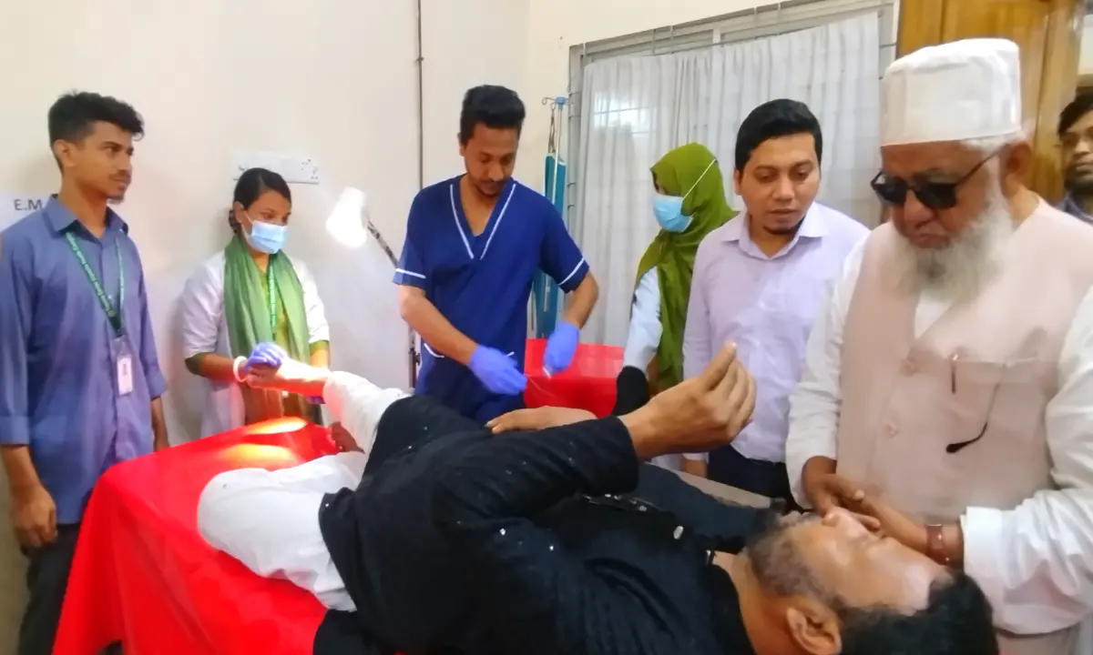 লোহাগাড়ায় স্বাস্থ্যসেবার মান বাড়াতে এমপি শাহজাহান চৌধুরীর নির্দেশনা