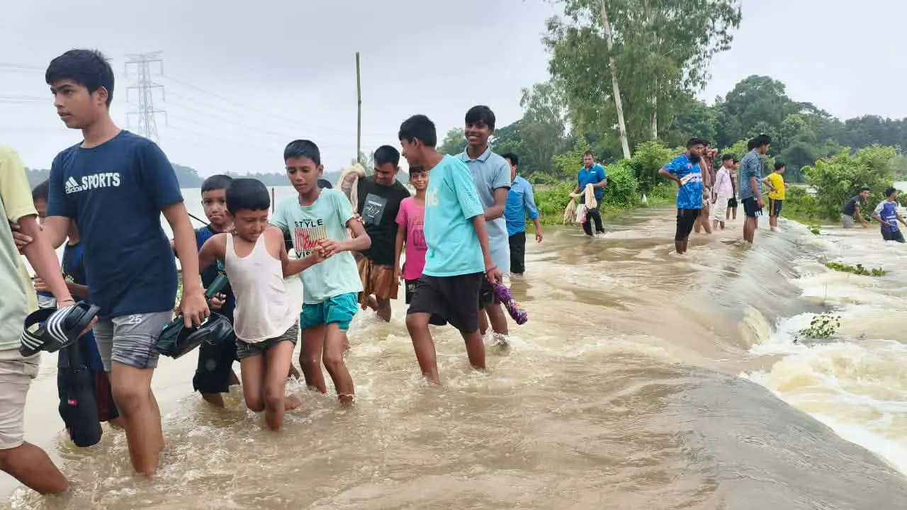 ফটিকছড়িতে বন্যায় ৭ হাজার মানুষ পানিবন্দি