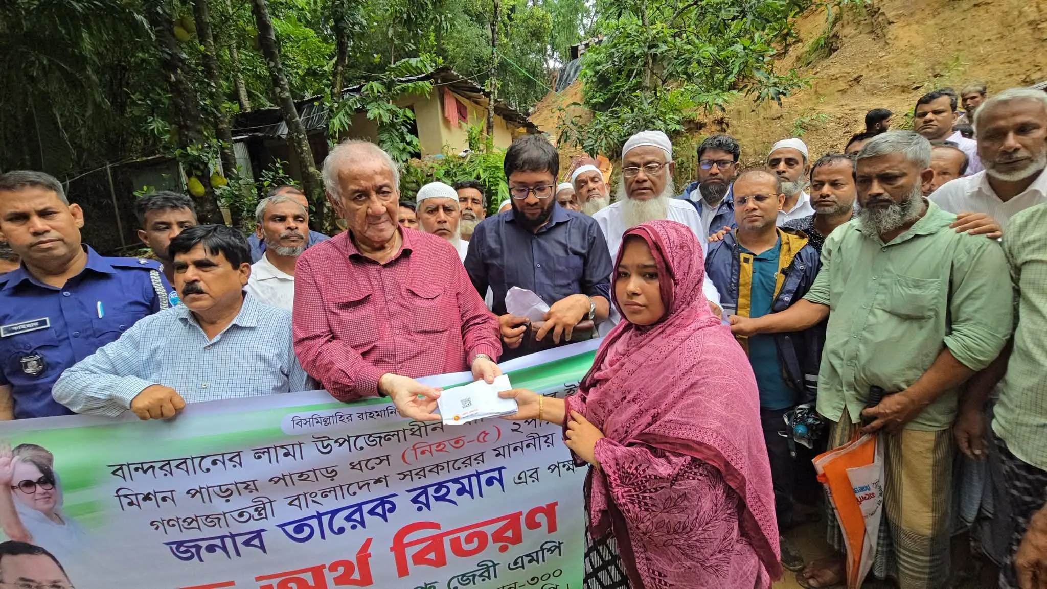লামায় পাহাড় ধসে ৫ জনের মৃত্যু,সরেজমিনে পরিদর্শনে এমপি সাচিং প্রু জেরি