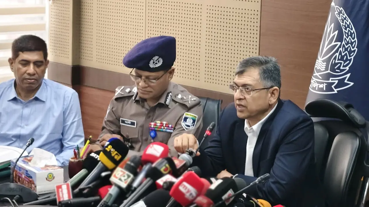 চাঁদাবাজ-অস্ত্রধারীদের তালিকা করে শিগগিরই সারাদেশে অভিযান: স্বরাষ্ট্রমন্ত্রী