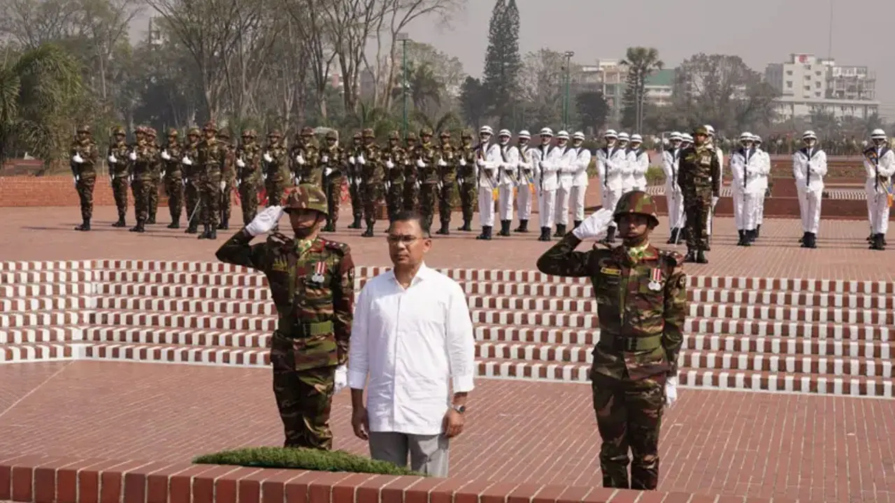 স্মৃতিসৌধে শ্রদ্ধা জানালেন প্রধানমন্ত্রী