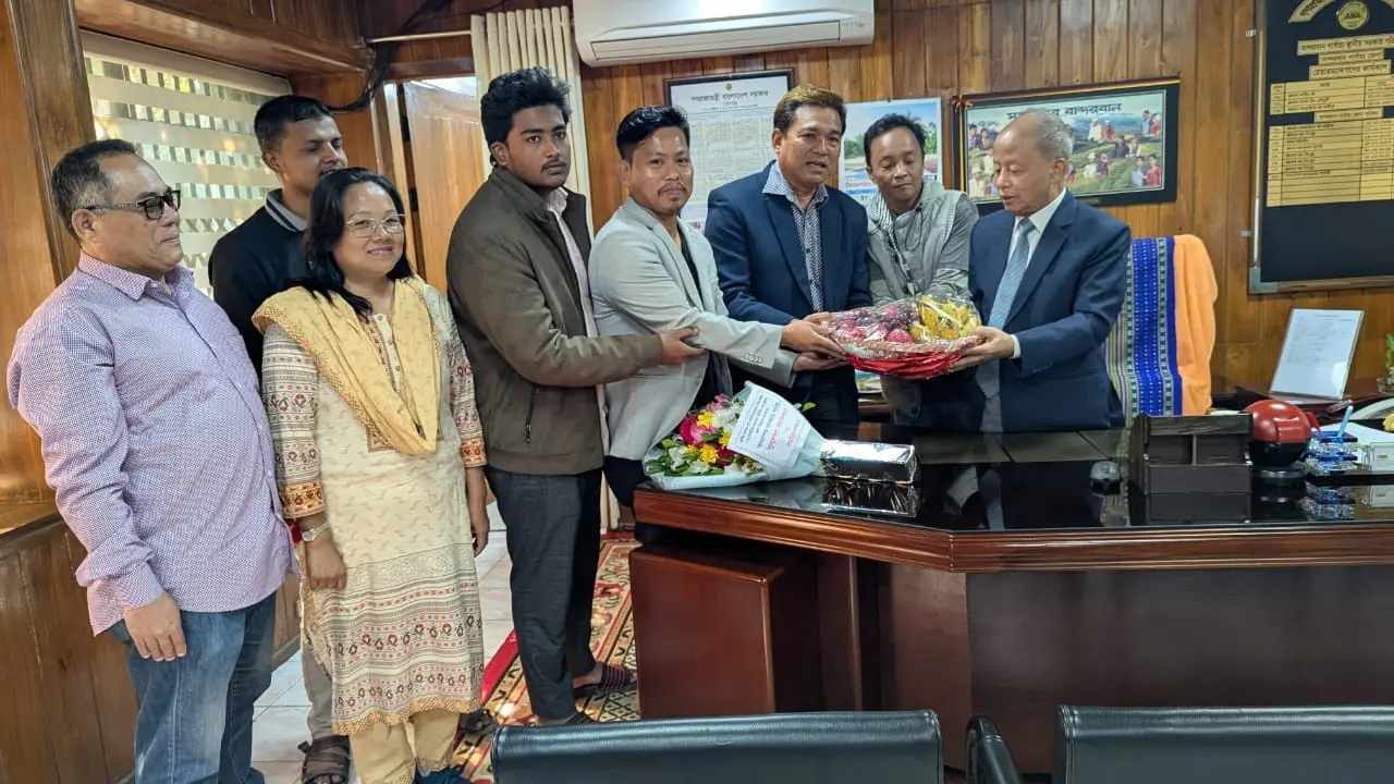 বান্দরবান জেলা পরিষদ চেয়ারম্যানের সঙ্গে বান্দরবান জেলা এনসিপি নেতৃবৃন্দের সৌজন্য সাক্ষাৎ