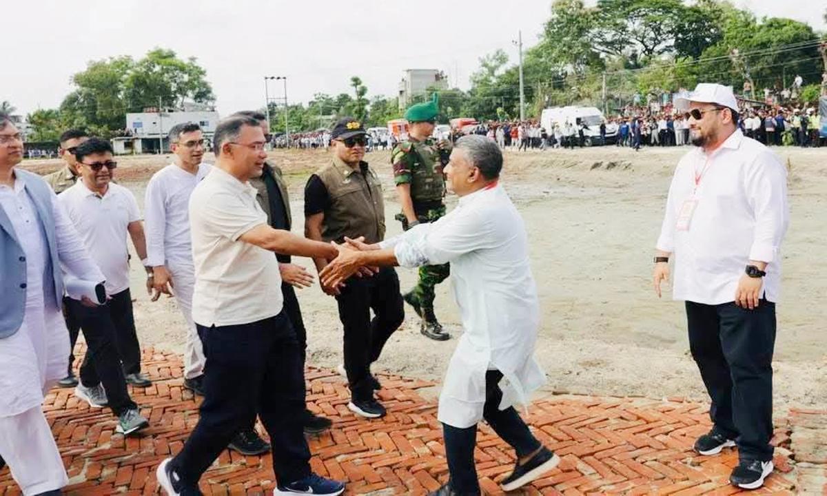 ফটিকছড়িতে পৌঁছেছেন প্রধানমন্ত্রী তারেক রহমান