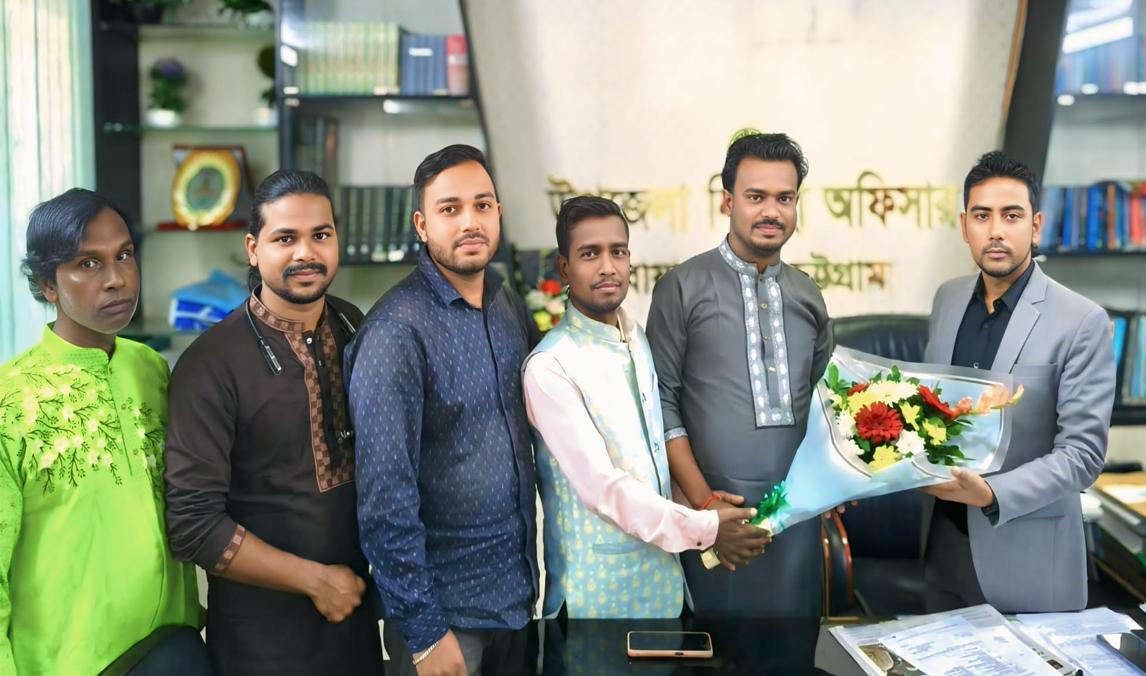 বোয়ালখালীতে নবাগত ইউএনও’র সাথে বিনয়বাঁশী শিল্পীগোষ্ঠীর সাক্ষাৎ