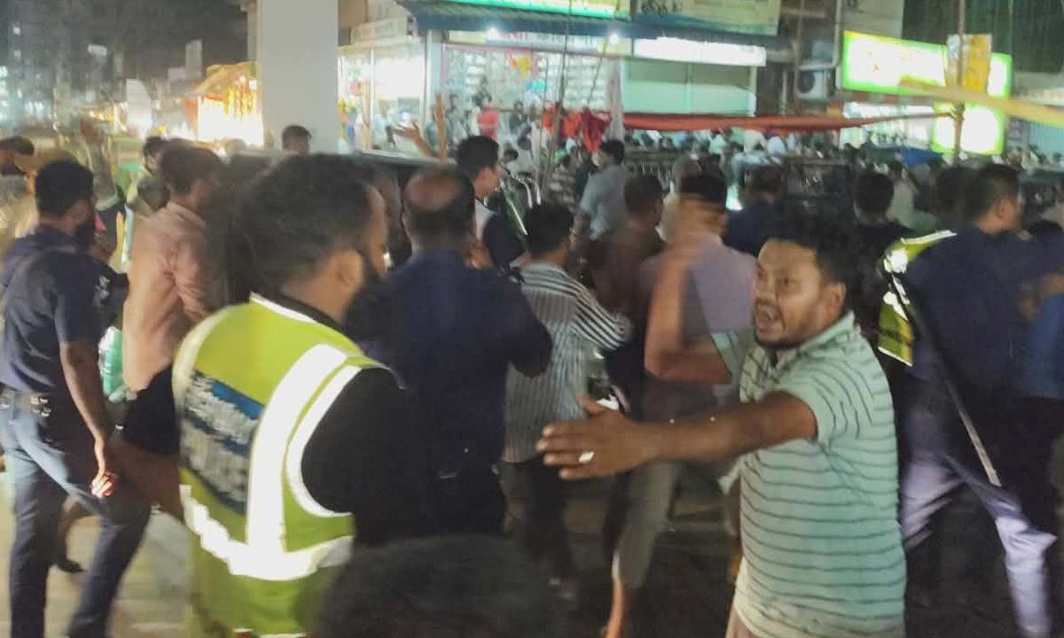 অবরোধে অচল মহাসড়ক, ধাওয়া-পাল্টা ধাওয়ায় উত্তপ্ত ফটিকছড়ি