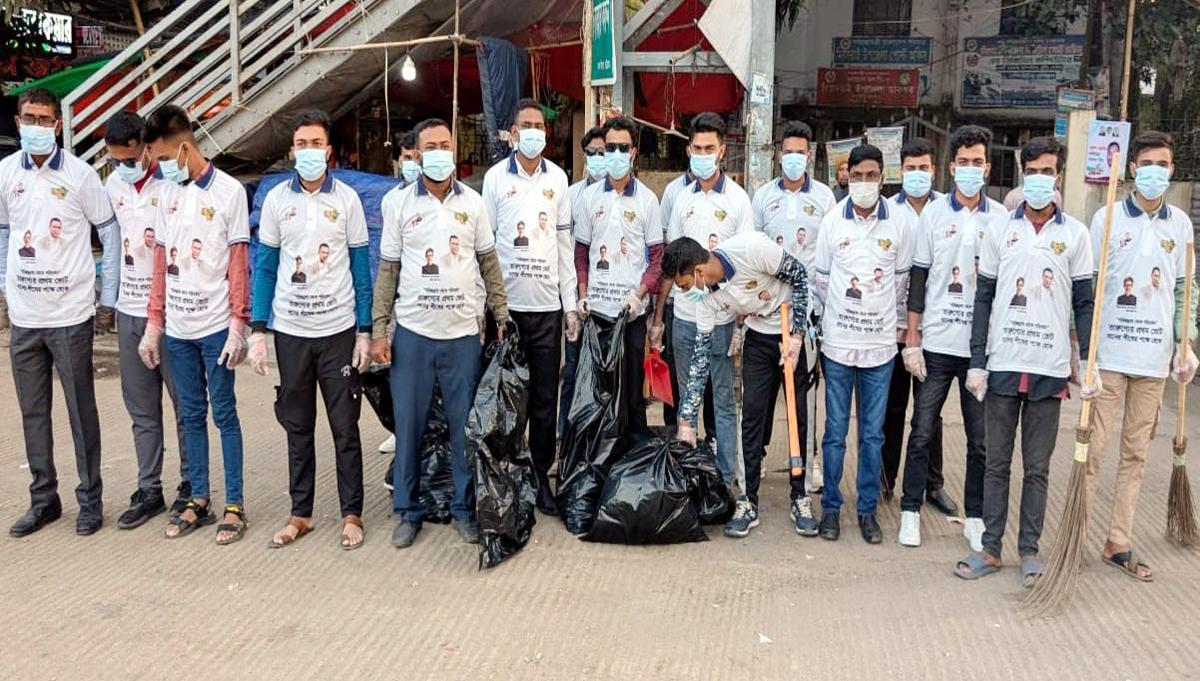 মিরসরাই পৌরসদরে পরিষ্কার-পরিচ্ছন্নতা কর্মসূচী উদ্বোধন