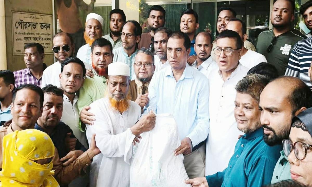 সরকার সব সময় সাধারন মানুষের কল্যানে কাজ করছেন- পটিয়ায় এনামুল হক এনাম এমপি