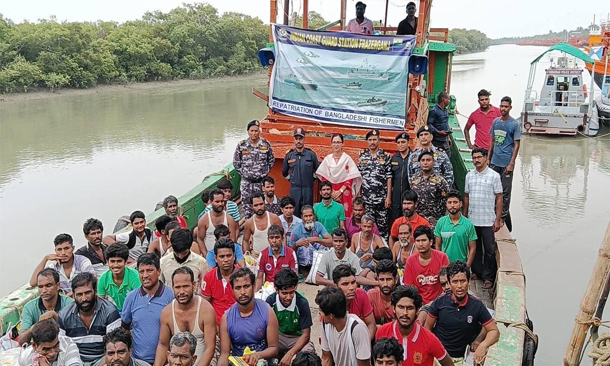 ভারতের কারাগার থেকে ৫ মাস পর ফিরলেন ৯১ বাংলাদেশি মৎস্যজীবী