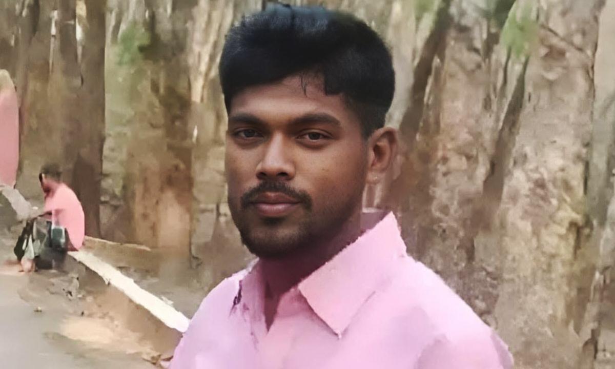 ফটিকছড়িতে গাছ কাটার সময় বিদ্যুৎস্পৃষ্ট, কাঠুরিয়ার মৃত্যু