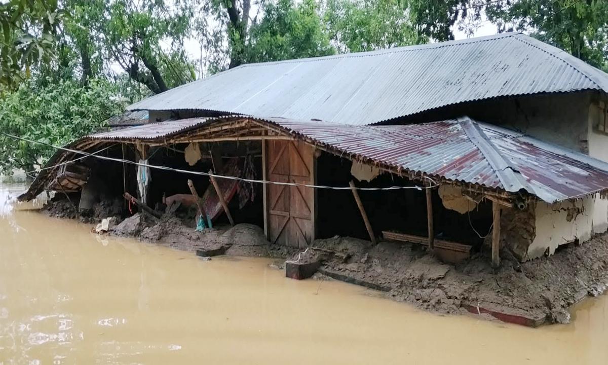 বাঁশখালীতে ভয়াবহ বন্যায় মানবিক বিপর্যয়