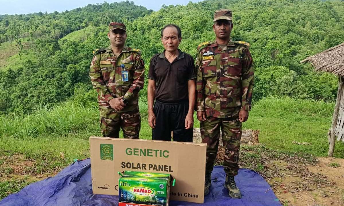 শিক্ষা ও জীবনমান উন্নয়নে পাহাড়ি জনগোষ্ঠীর পাশে বাংলাদেশ সেনাবাহিনী