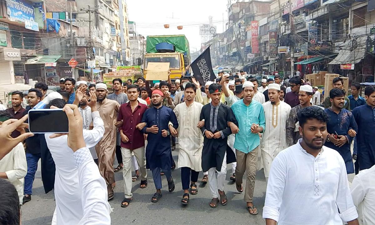 রামিসা হত্যার প্রতিবাদ ও ধর্ষকের ফাঁসির দাবিতে চকরিয়ায় বিক্ষোভ মিছিল