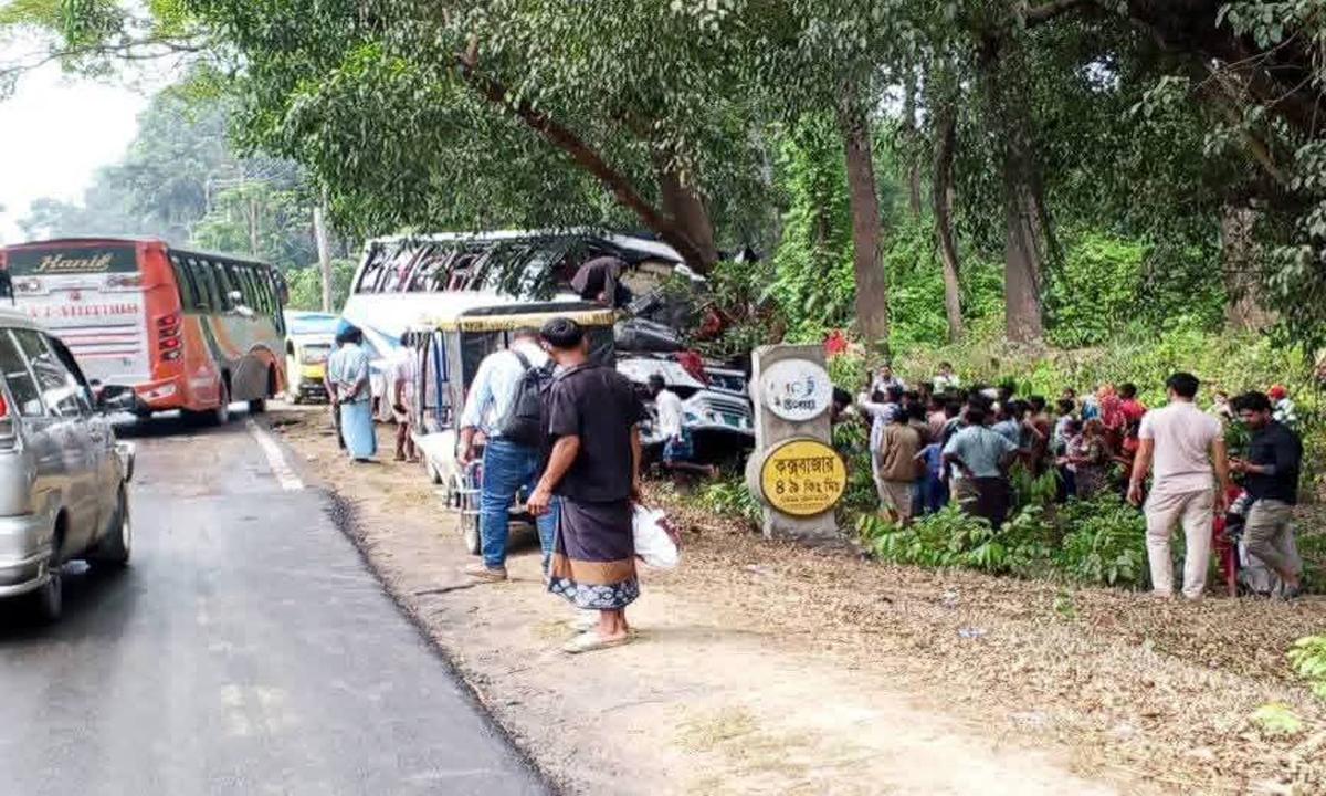 চকরিয়ায় পৃথক সড়ক দুর্ঘটনায় নিহত ২
