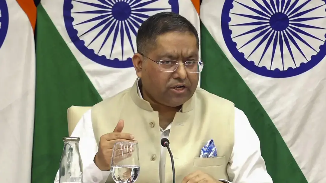 শেখ হাসিনাকে ফেরত পাঠানোর অনুরোধ খতিয়ে দেখা হচ্ছে: জয়সওয়াল