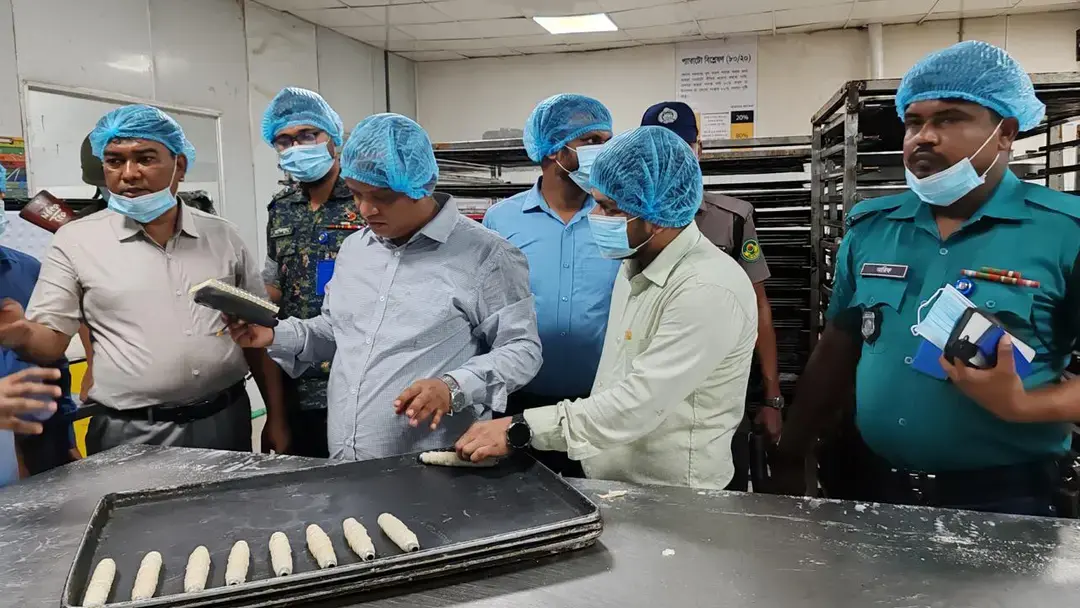 চট্টগ্রামে তিন খাদ্য উৎপাদনকারী প্রতিষ্ঠানকে ৩৬ লাখ টাকা জরিমানা