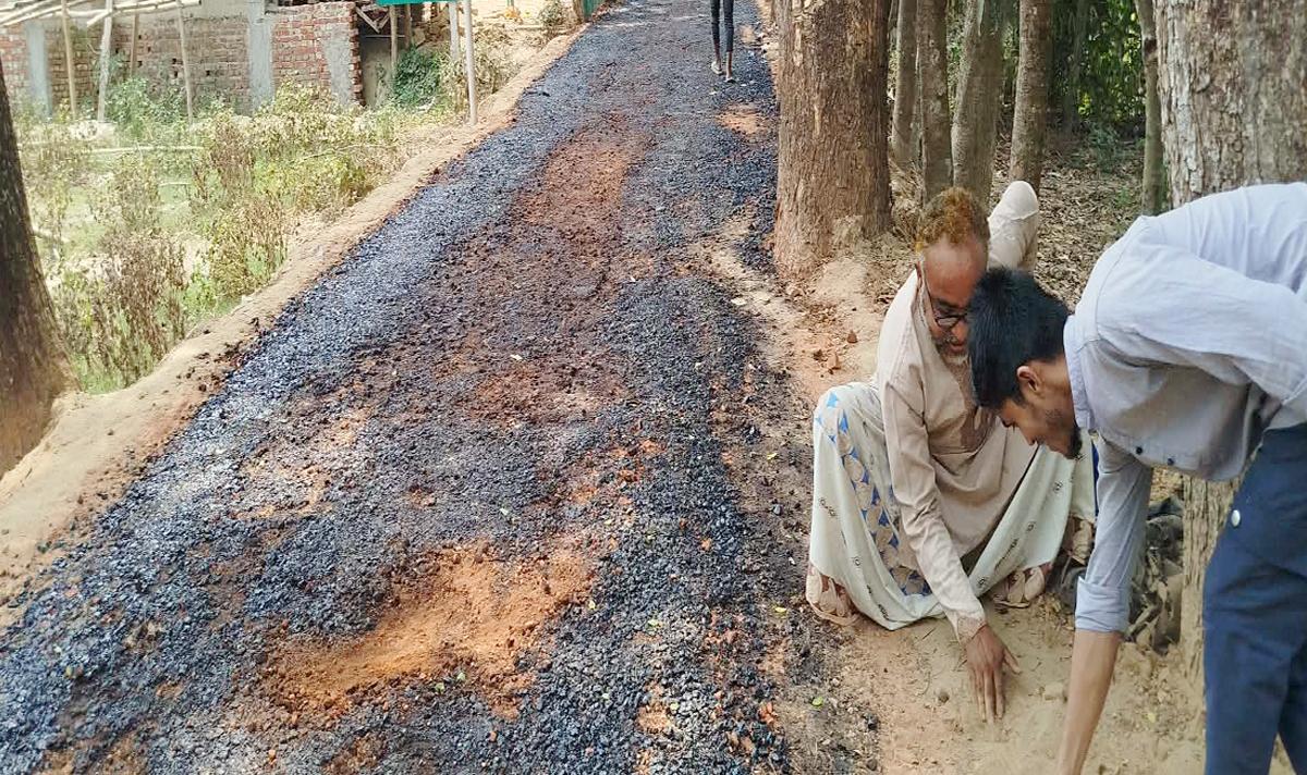 লোহাগাড়ায় সড়ক নির্মাণে ব্যাপক অনিয়মের অভিযোগ
