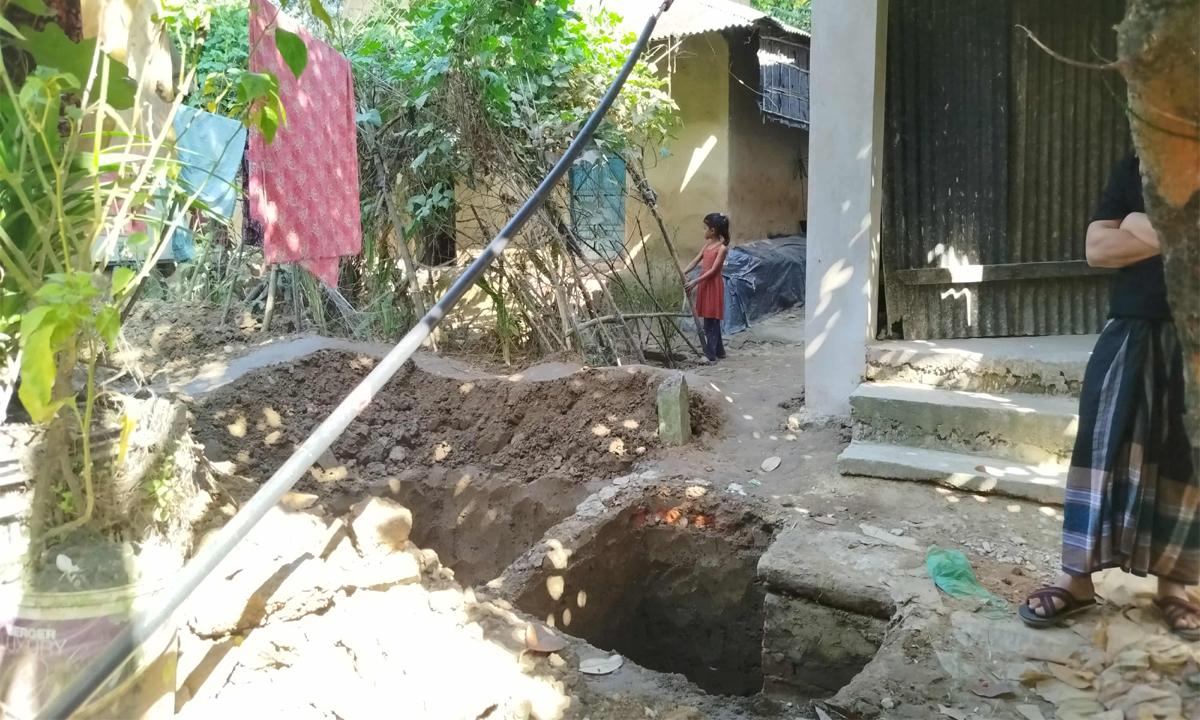 লোহাগাড়ায় আদালতের নিষেধাজ্ঞা অমান্য করে নির্মাণকাজ, সংঘর্ষের শঙ্কা