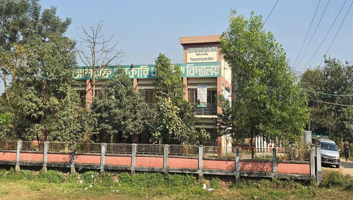 লোহাগাড়ায় ভোটকেন্দ্রের ৪টি সিসিটিভি ক্যামেরা চুরি