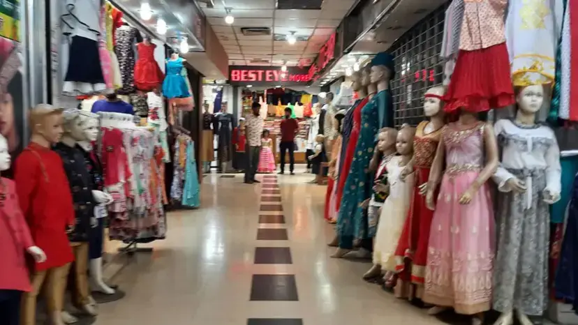 বিদ্যুৎ সাশ্রয়ে রাত ৮টার মধ্যে শপিংমল-মার্কেট ও দোকান বন্ধের নির্দেশ