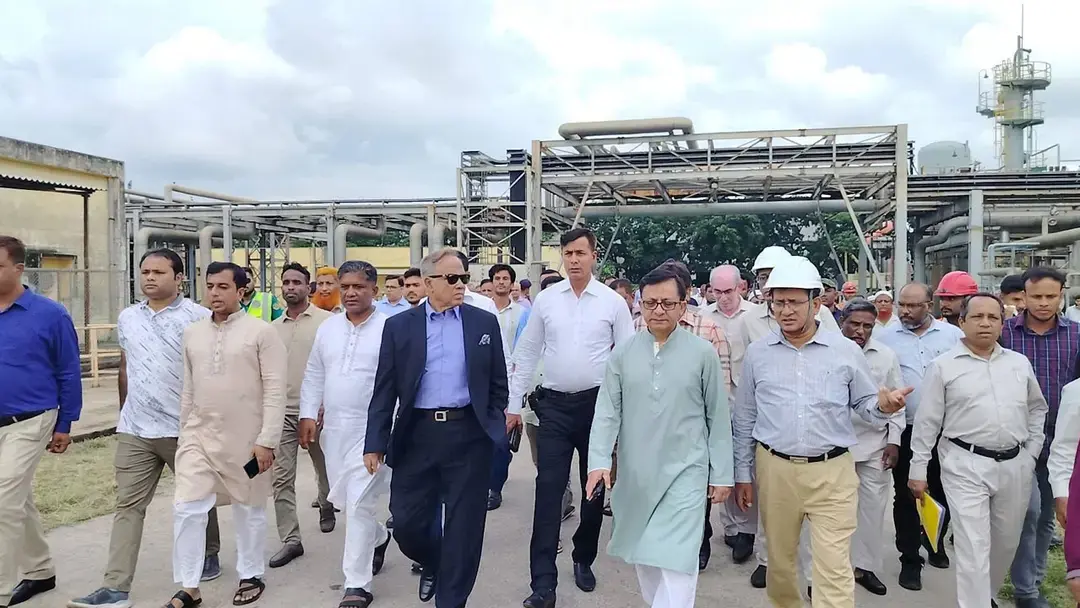 কৃষি খাতে সারের চাহিদা মেটাতে উৎপাদন বাড়ানোর উদ্যোগ নিয়েছে সরকার