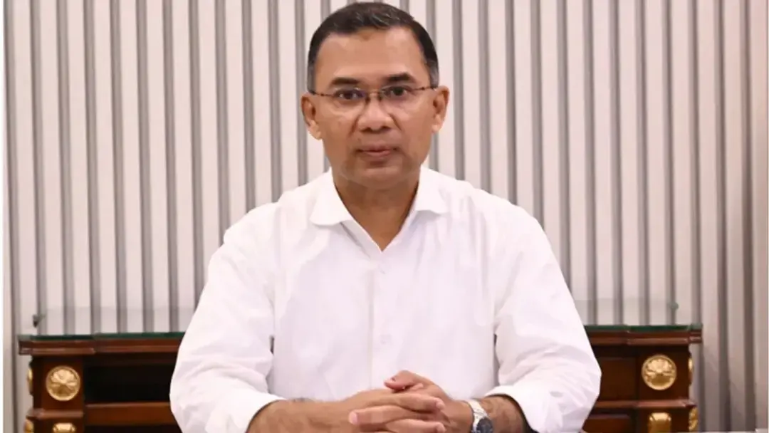 সরকারি অনুষ্ঠানের ব্যানার-বিলবোর্ডে প্রধানমন্ত্রীর ছবি ব্যবহার নিষিদ্ধ