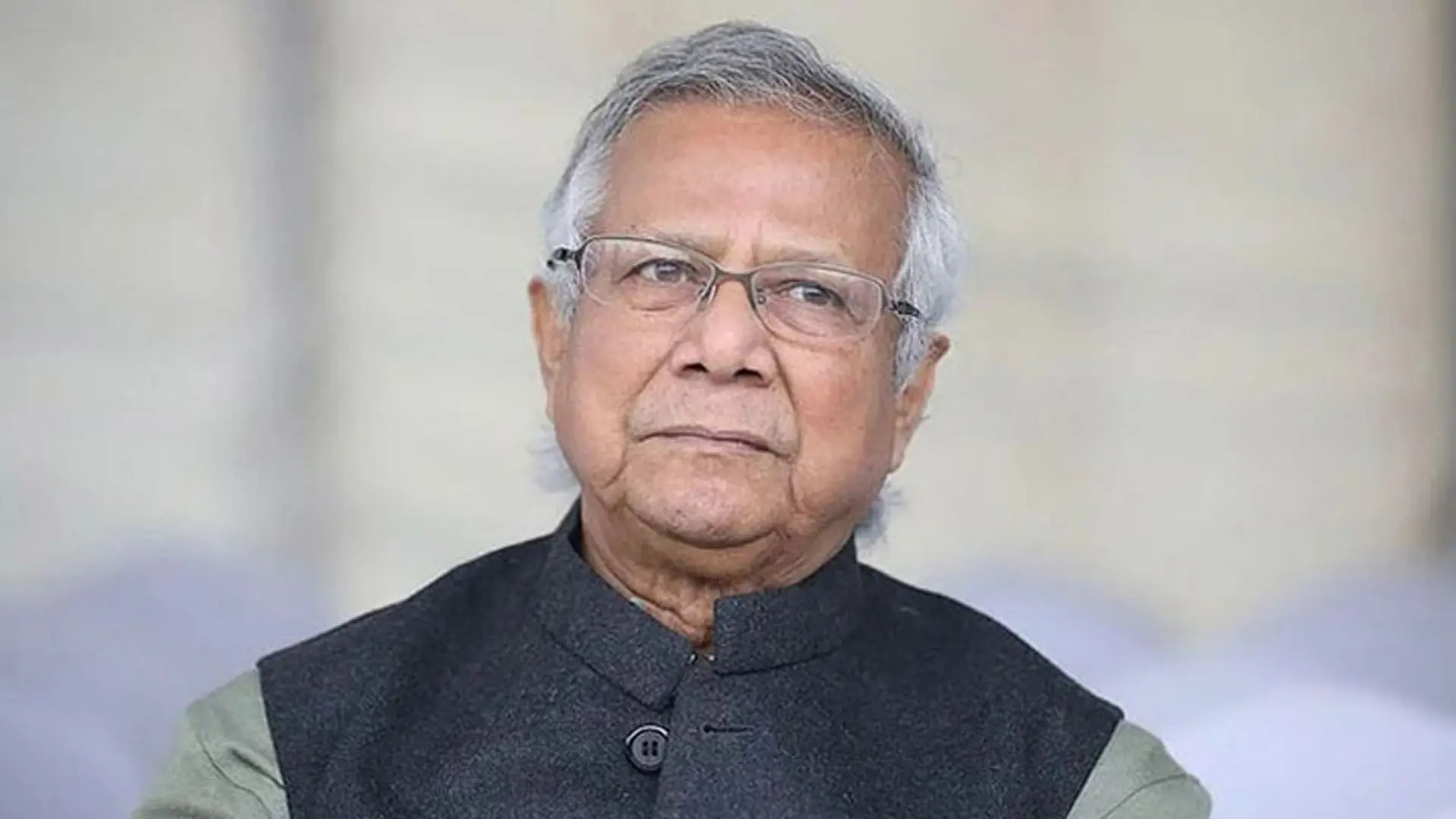 ড. ইউনূসসহ সব উপদেষ্টার দেশত্যাগে নিষেধাজ্ঞা চেয়ে রিট