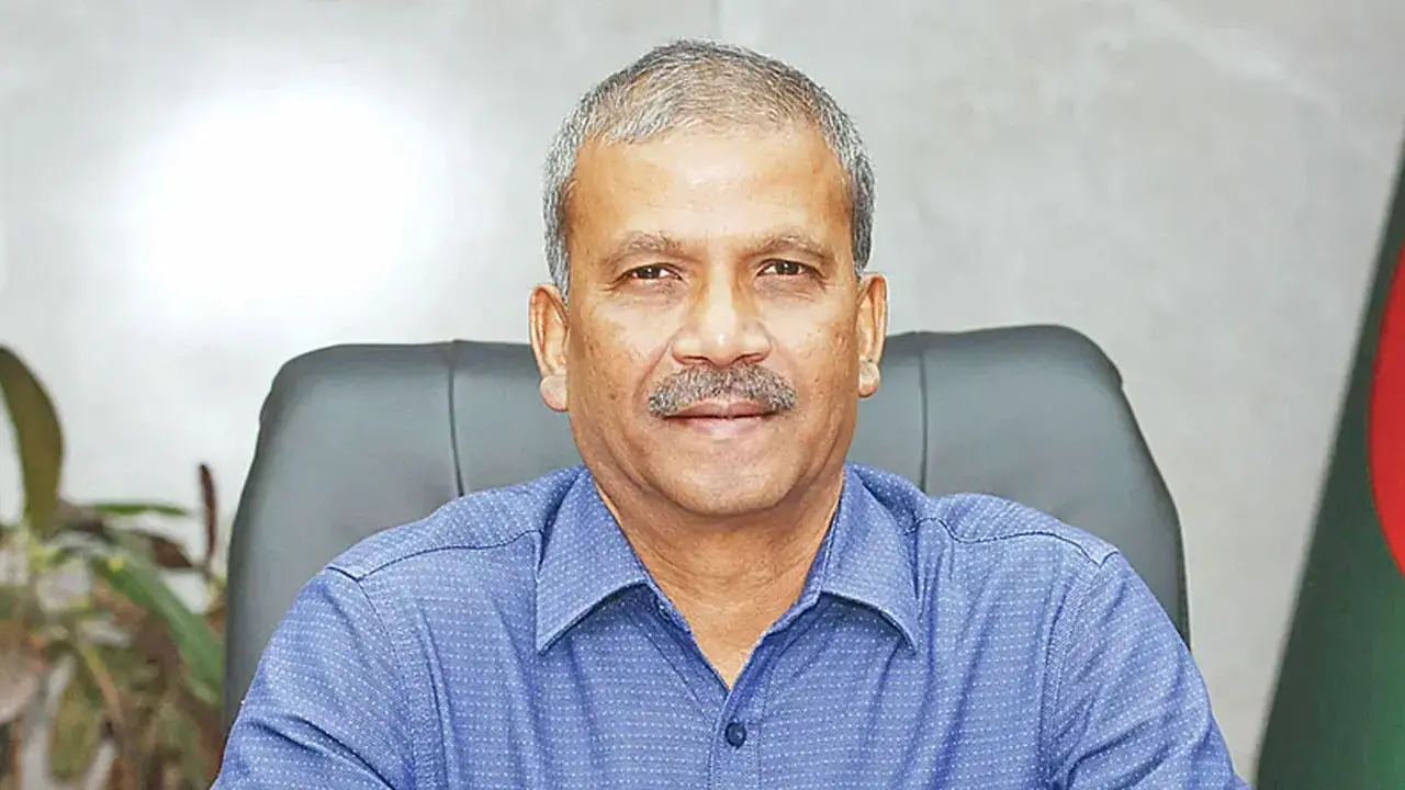 নতুন নির্বাচিত সংসদ সদস্যদের সাবেক স্পিকারের শপথ পড়ানোর সুযোগ নেই: আইন উপদেষ্টা