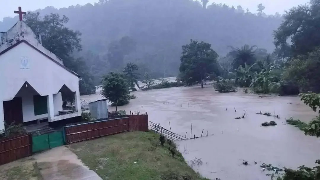 রাঙামাটিতে ৬০টি পাহাড়ধসের ঘটনা, আশ্রয়কেন্দ্রে ৪ হাজার ১৬৬ জন