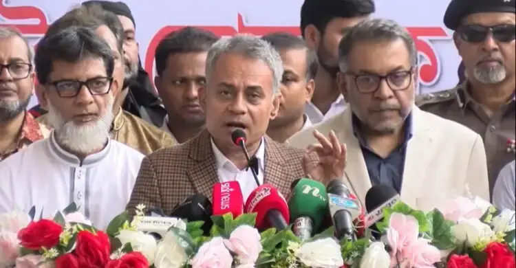 রোববার থেকে পর্যাপ্ত জ্বালানি পাবে গণপরিবহন, ভাড়া বাড়ার আশঙ্কা নেই: সড়কমন্ত্রী