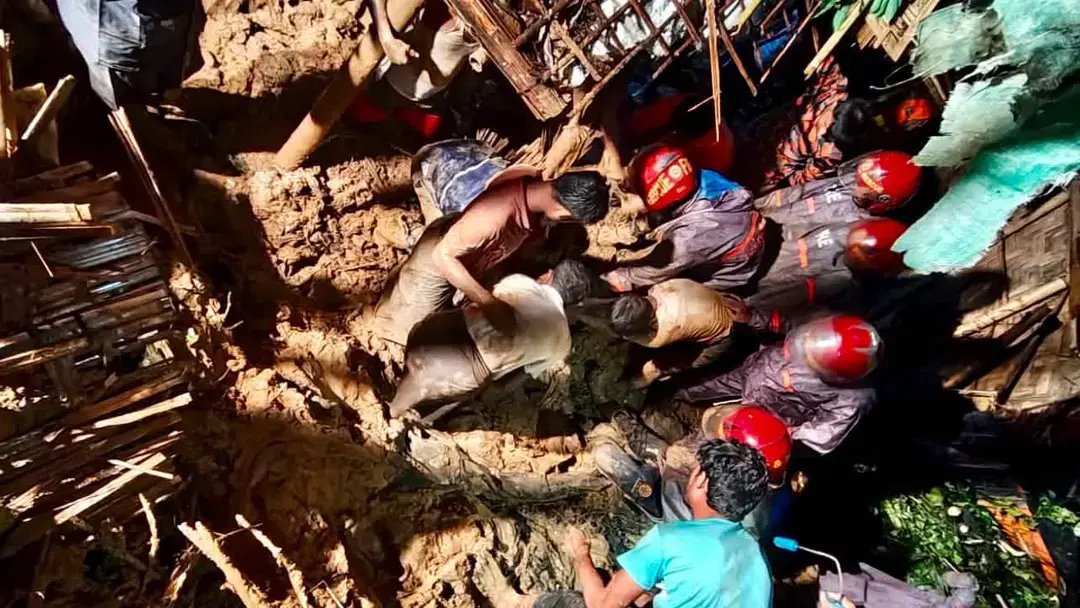 কক্সবাজারে পাহাড়ধসে মৃতের সংখ্যা বেড়ে ৯
