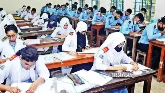 আন্দোলনের মধ্যেই এইচএসসি পরীক্ষা, অনুপস্থিত ২০ হাজারের বেশি