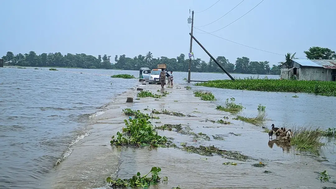 ভারী বৃষ্টিতে বাড়বে নদ-নদীর পানি