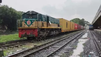 ইঞ্জিন সংকটে চট্টগ্রামের পণ্যবাহী ট্রেন, রাজস্ব হারাচ্ছে রেলওয়ে